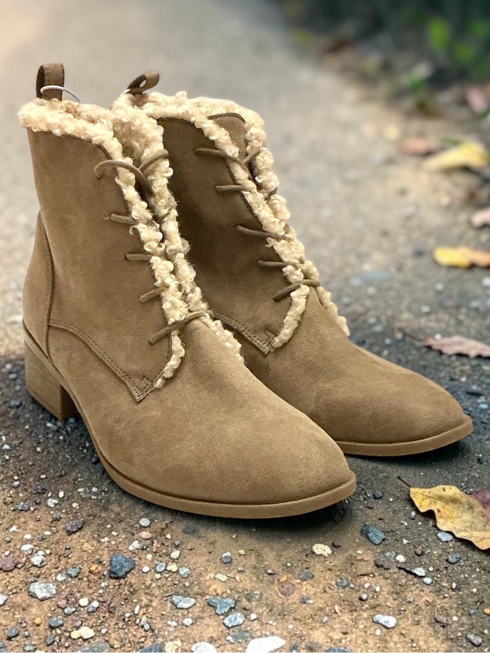 Kenneth Cole Reaction Salas Cozy Ankle Boots Tan Vegan Suede Faux Fur Size-10 🆕